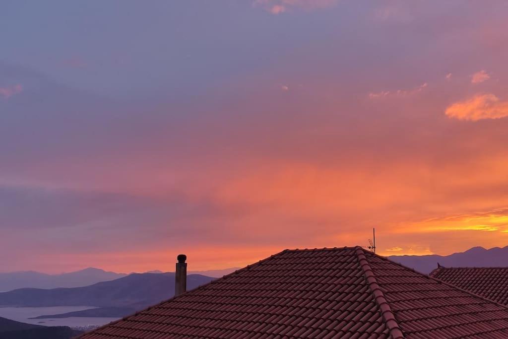 Delphic Moments - Sunny App 3Br, 2Ba With View Apartment ภายนอก รูปภาพ